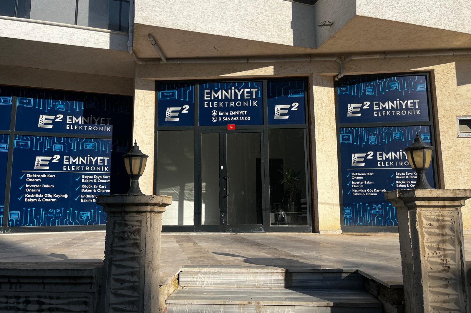 Emniyet Elektronik dükkânının Yenişehir Kurtuluş Mahallesi'ndeki cephesi